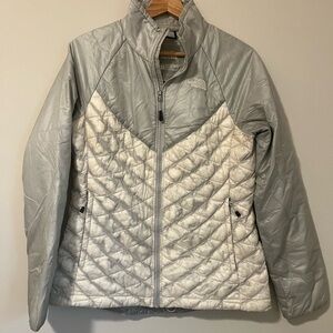 The North Face Women's Silver and White Puffer Jacket